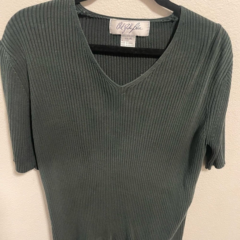 Out of the blue 100% silk v-neck‎ ribbed blouse size Medium